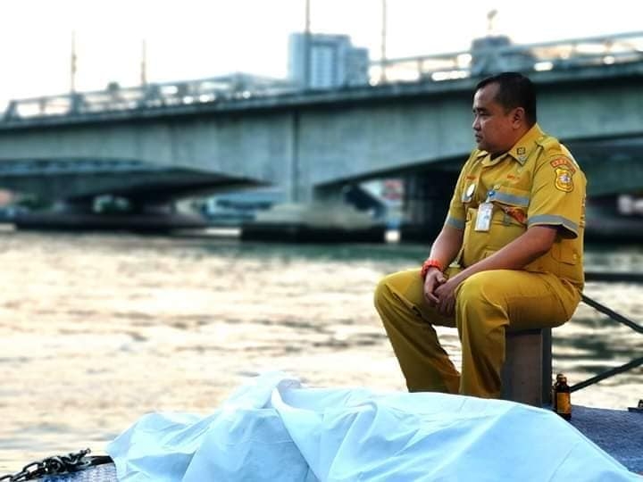 งามหน้าตำรวจไทย!กู้ภัยนั่งเฝ้าศพกลางดึกจนสว่างรอร้อยเวรไม่มาพิสูจน์ศพเหตุปัญหาการแบ่งเขตรับผิดชอบของตร.